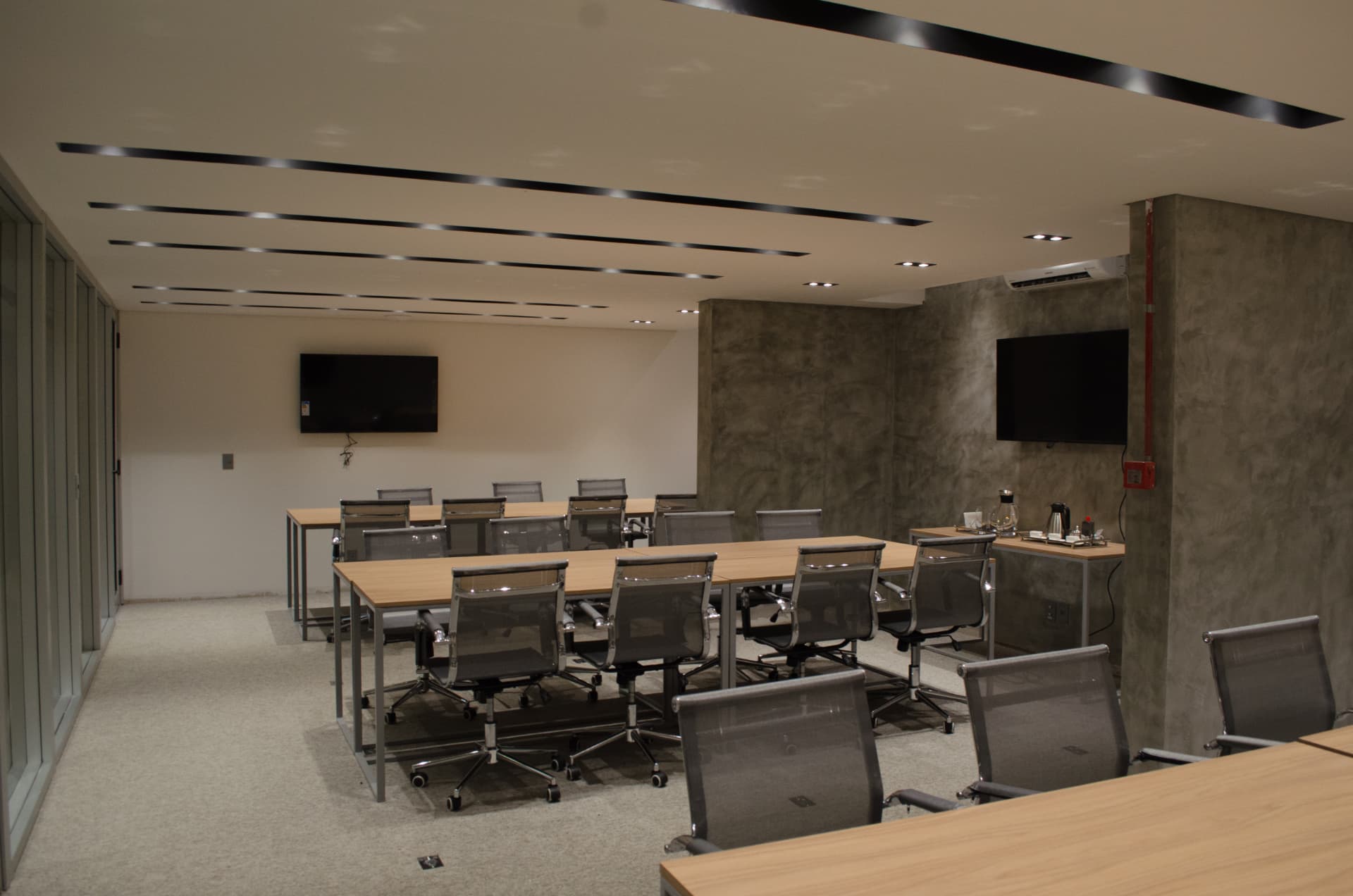 Sala de reunião do prédio da Synergyco